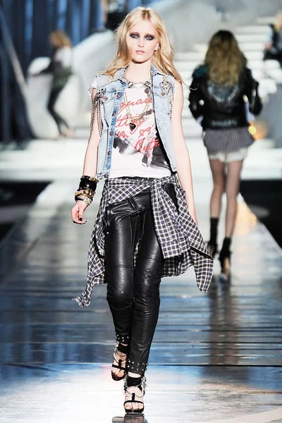 Look 34